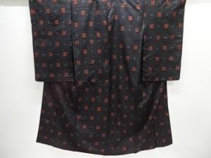 大正ロマン　井桁に十字絣織り出し銘仙着物